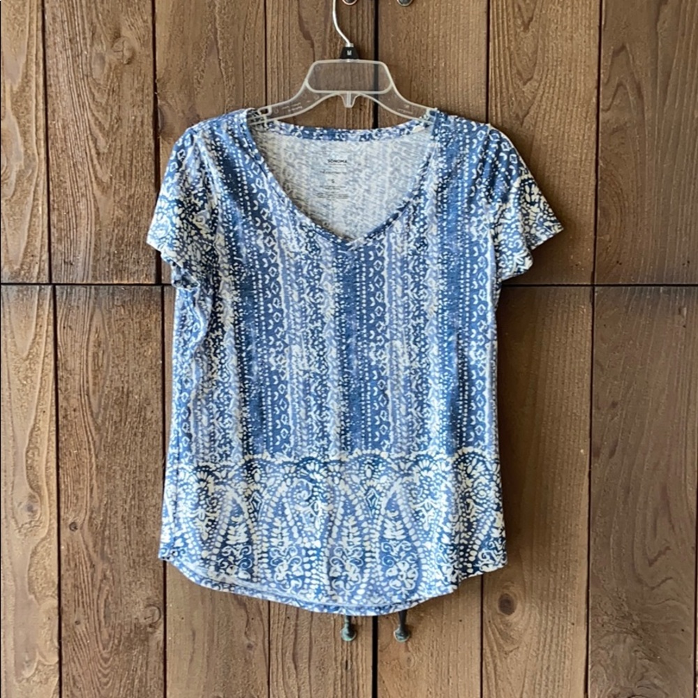 Floral patterned casual blouse